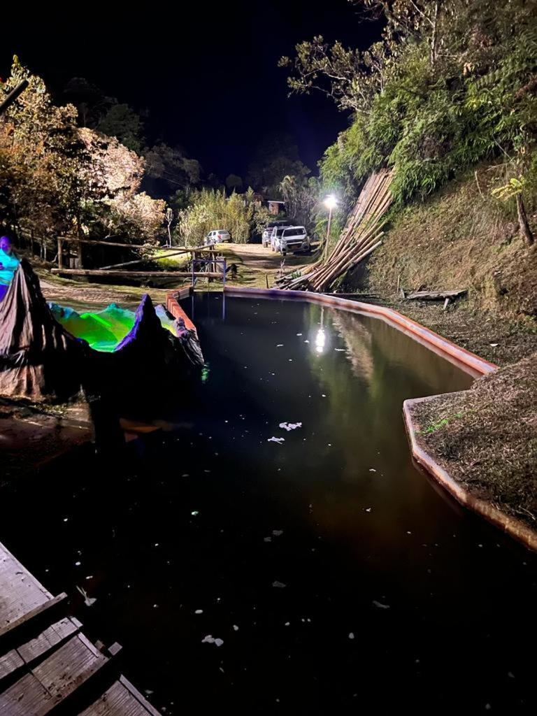 Hotel Guatape Adrianas Bambu Dış mekan fotoğraf